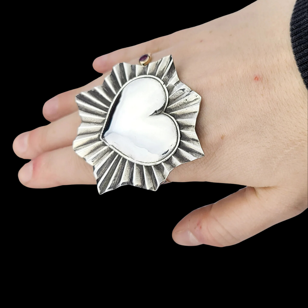 Grosse Bague Sacré Coeur Doigts - Main Image