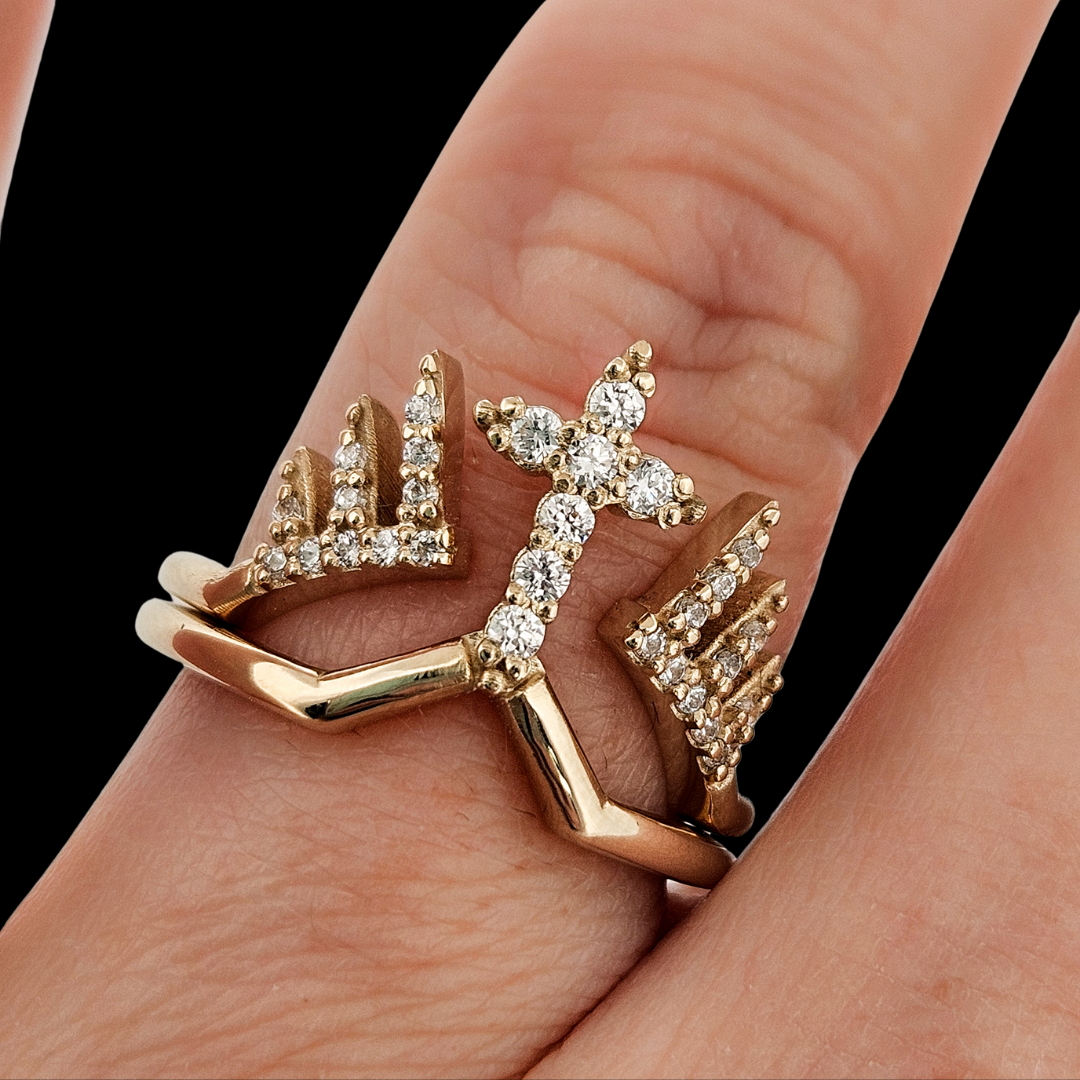 Collection of Mont-Royal Ring - Gold and Diamonds Engagement Ring in a gallery layout