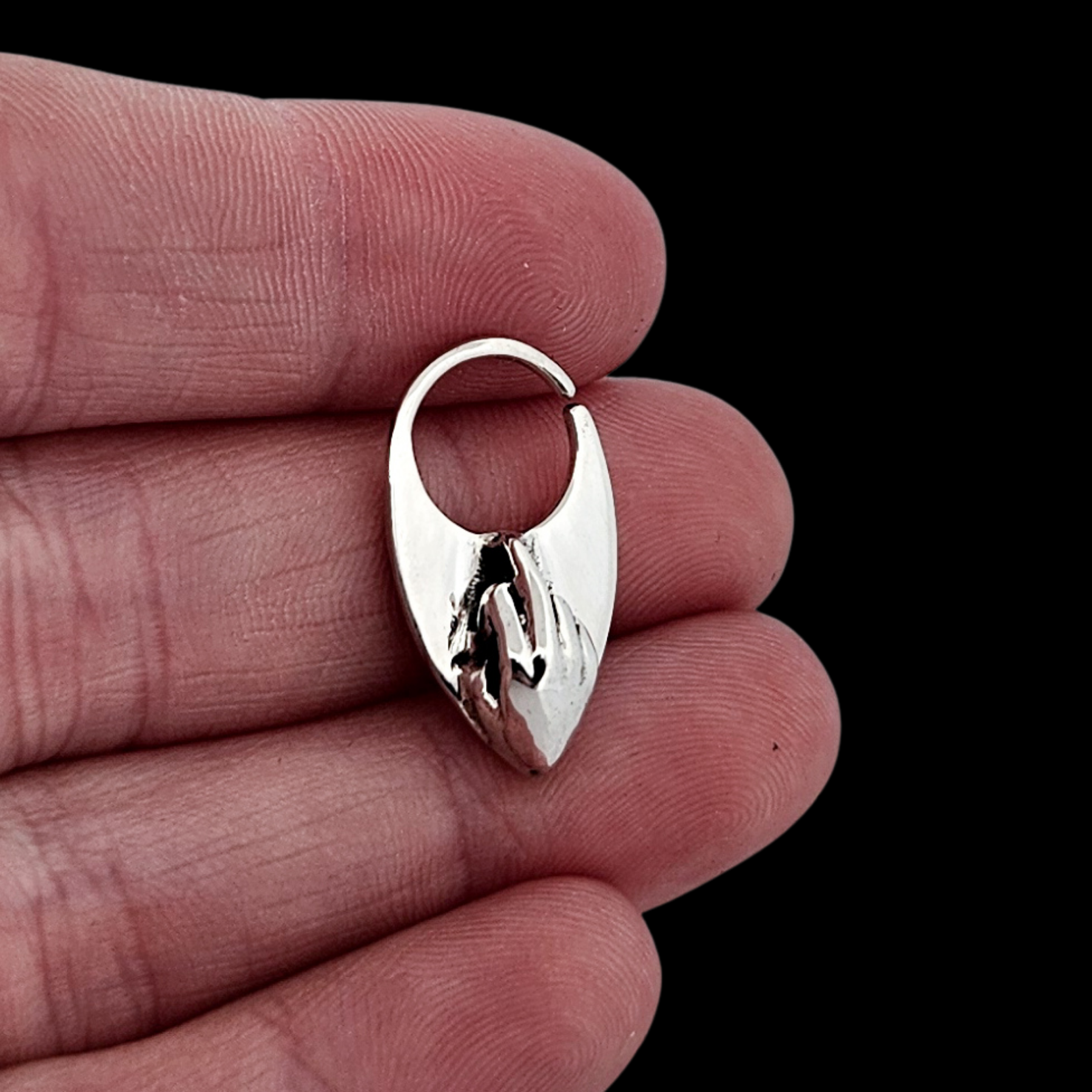 Collection of Middle Finger Septum Piercing - Inchoo Bijoux in a gallery layout