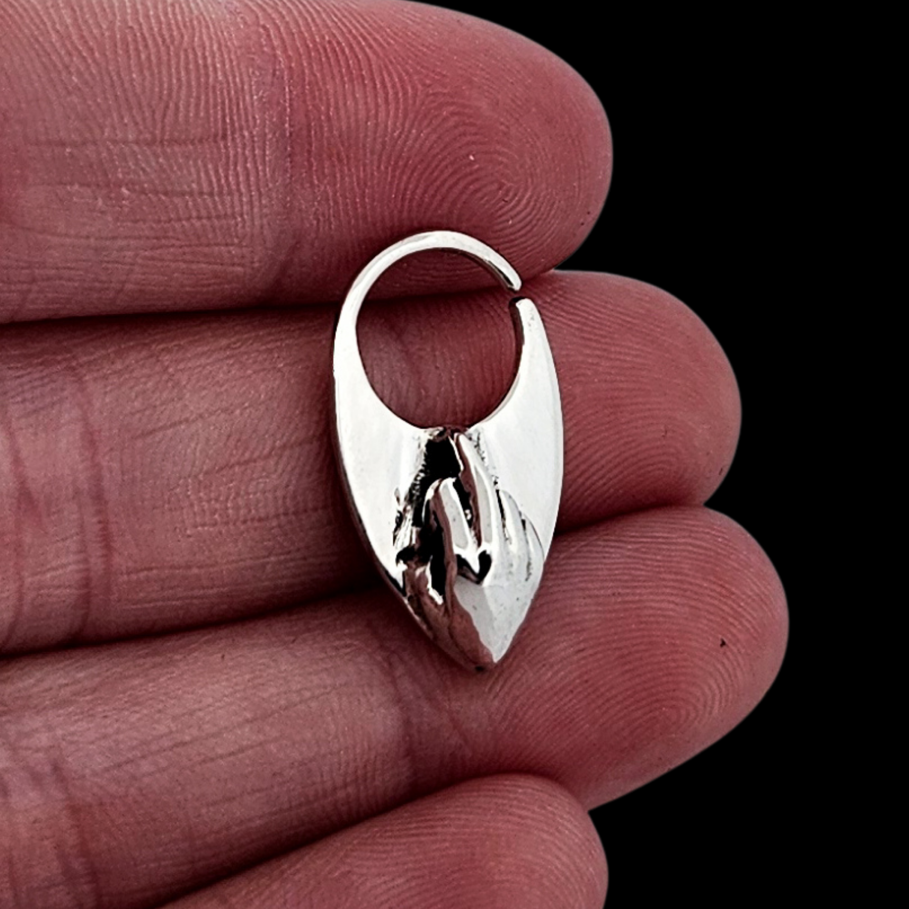 Collection of Middle Finger Septum Piercing - Inchoo Bijoux in a gallery layout