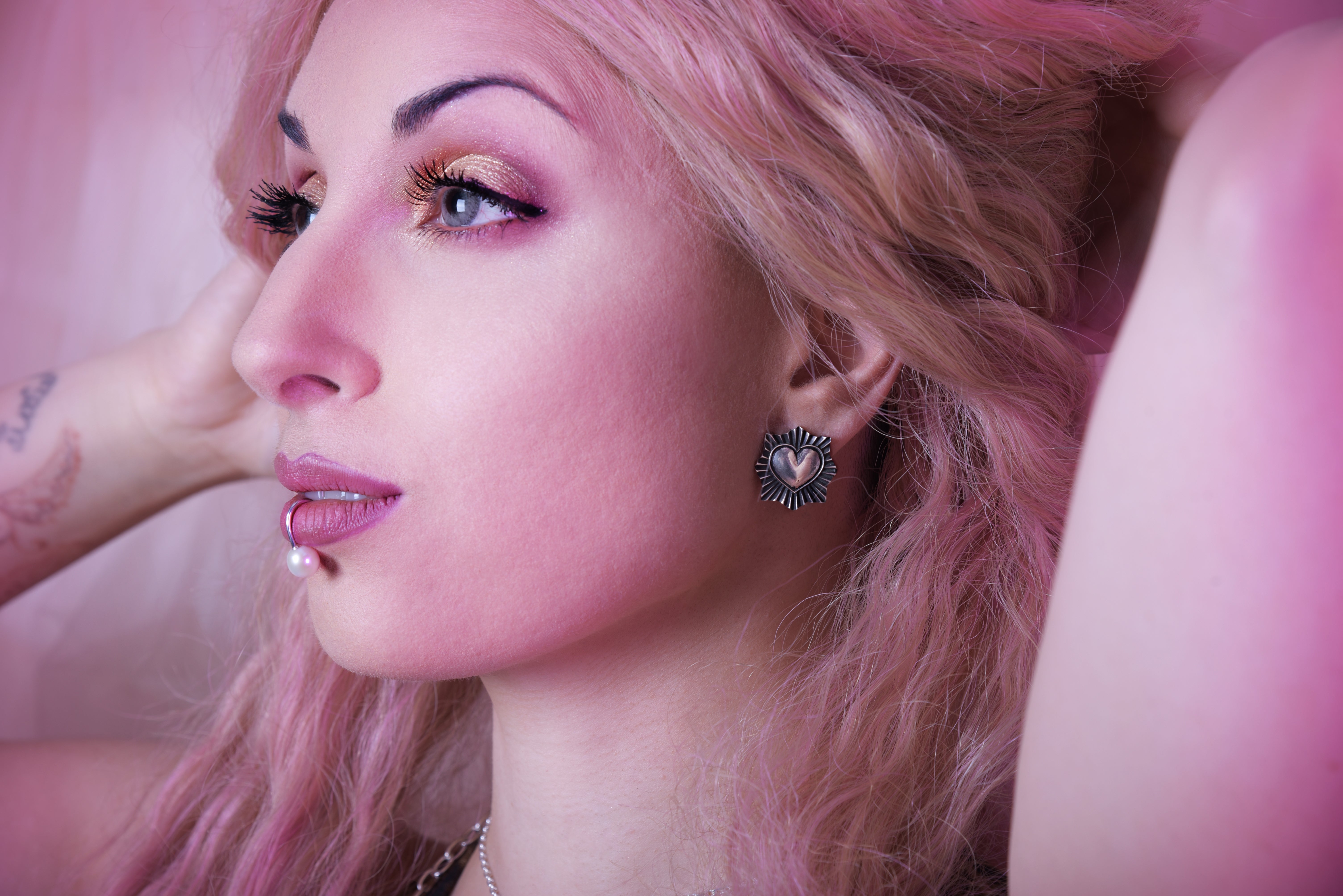 Collection of Pearl Fake Lip Ring in a gallery layout