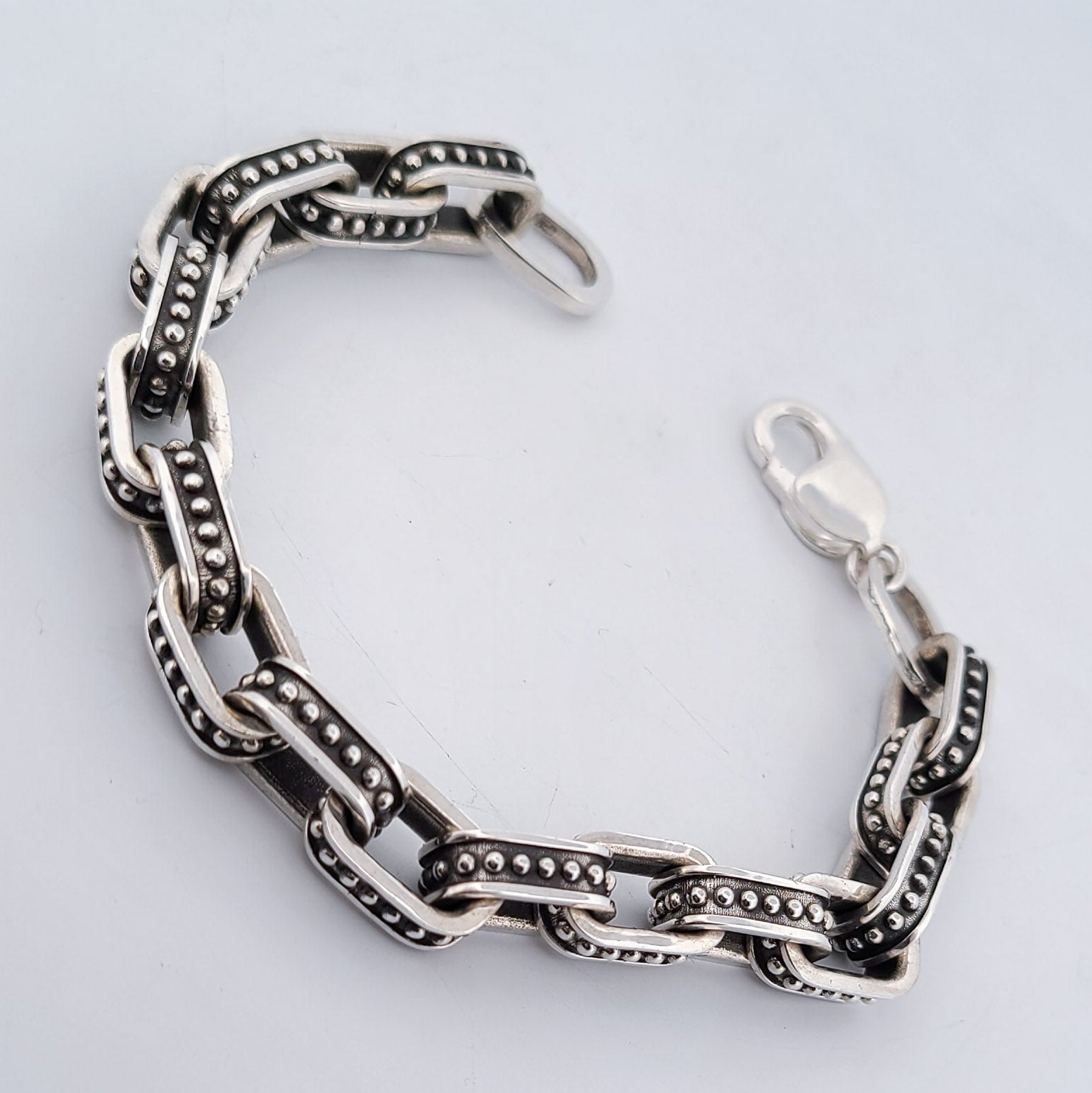 Collection of Dotted Cable Link Massive Bracelet in a gallery layout