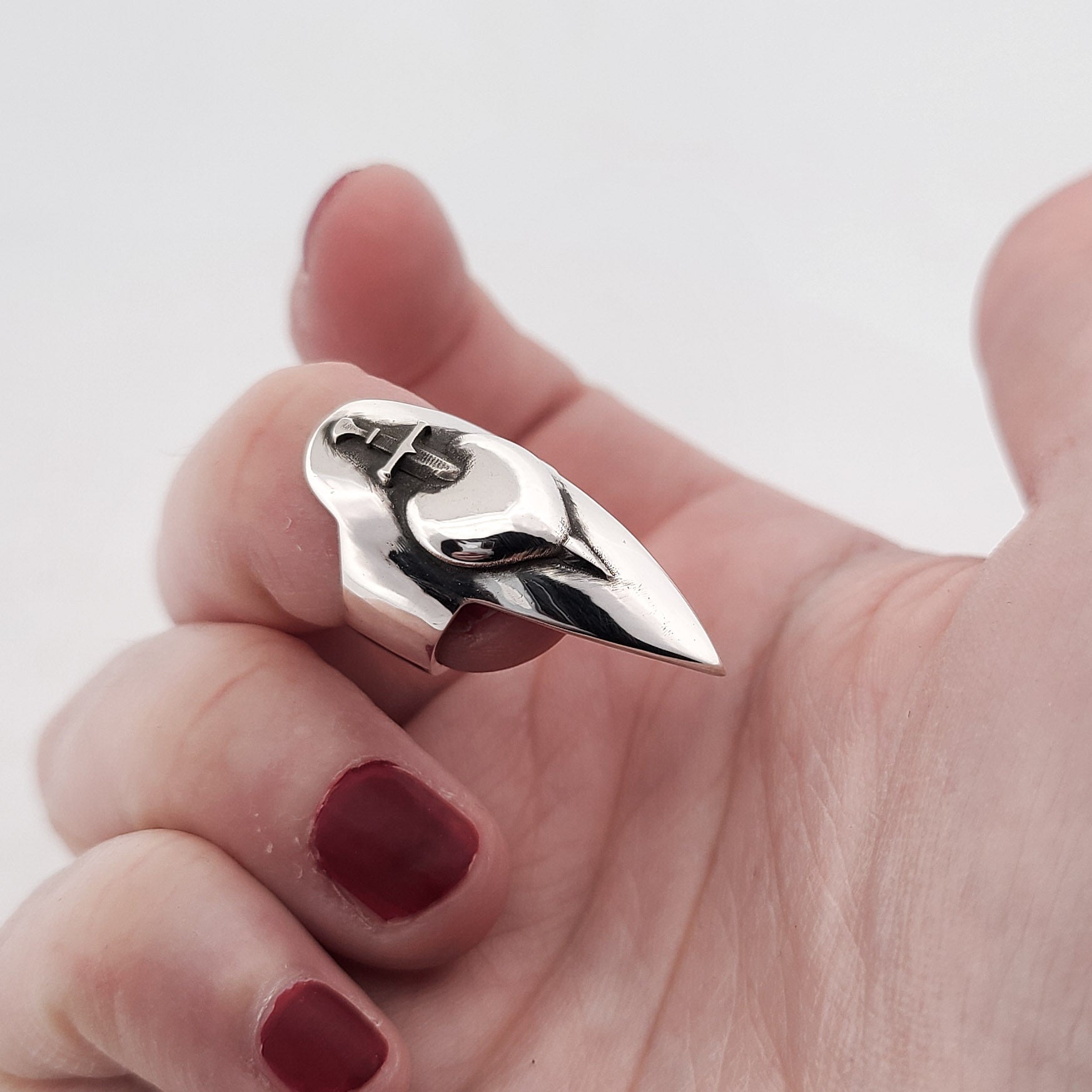 Collection of Heart & Dagger Claw Midi Fake Nail Ring Stiletto in a gallery layout