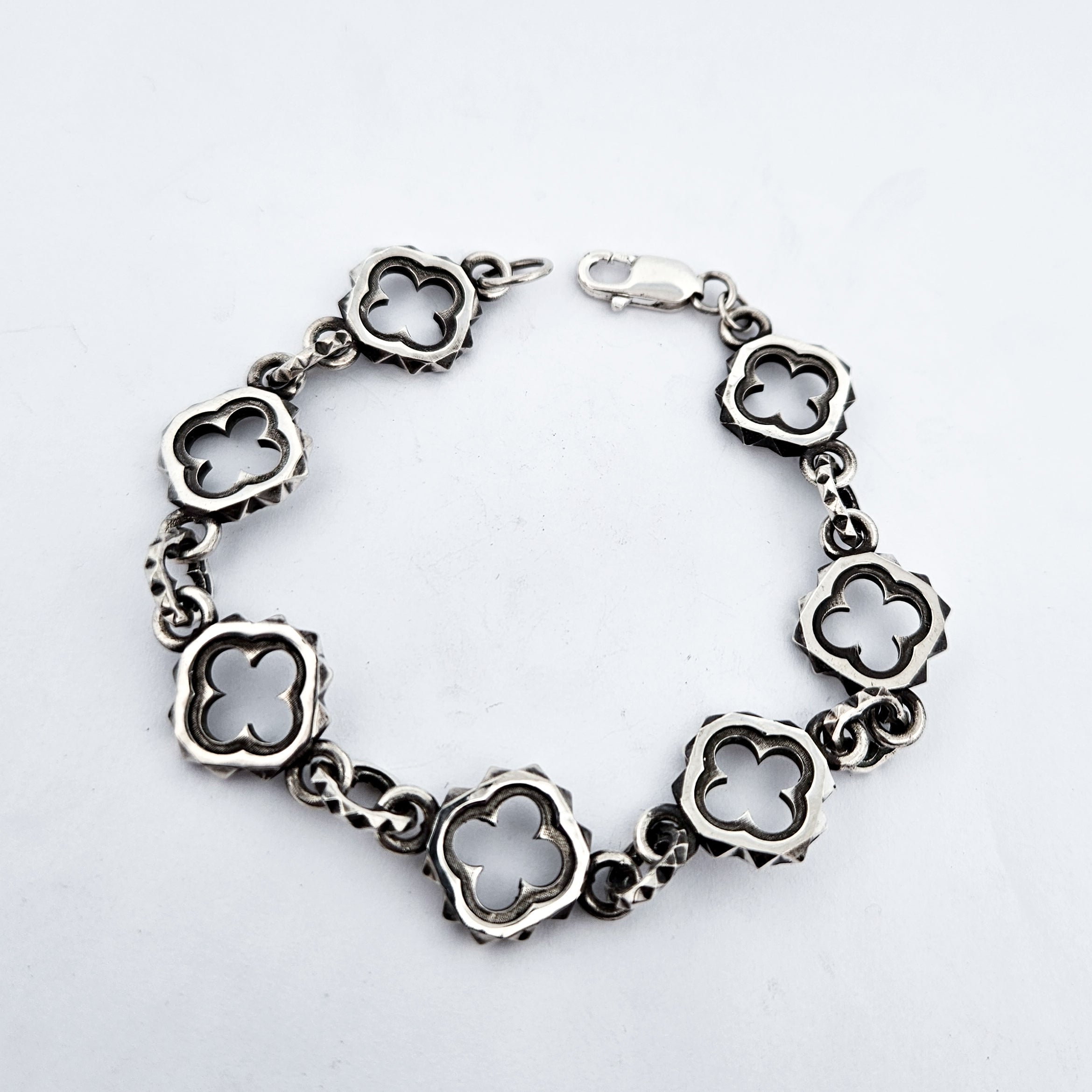 Collection of Unisex Quatre foils Bracelet Sterling Silver in a gallery layout