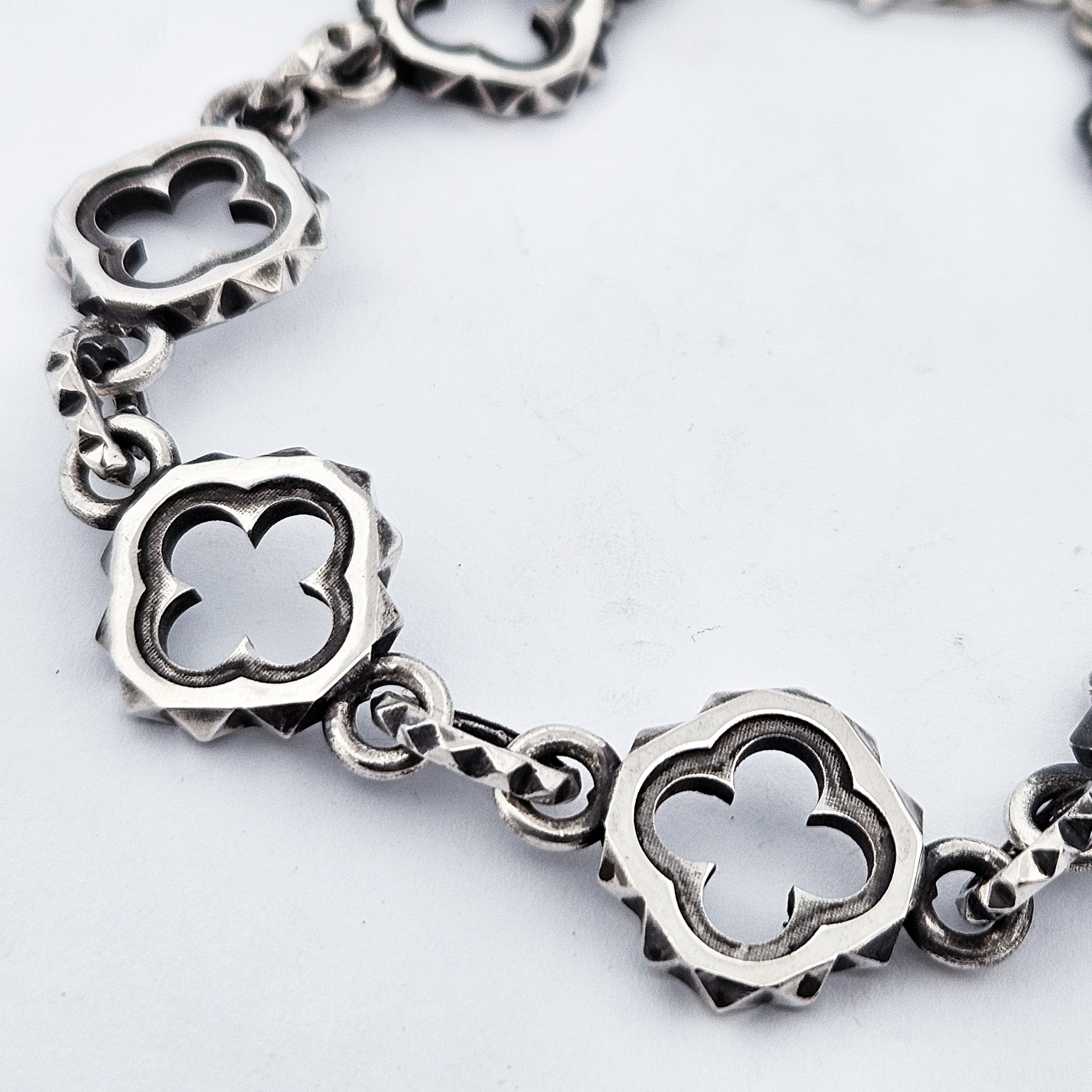 Collection of Unisex Quatre foils Bracelet Sterling Silver in a gallery layout