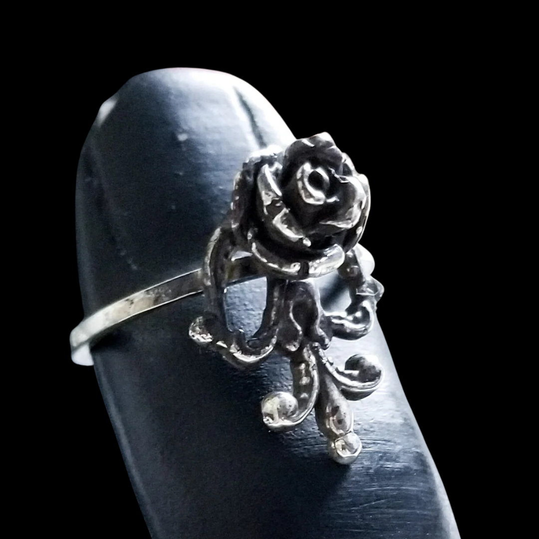 Collection of Victorian Rose and Lace Ring in a gallery layout