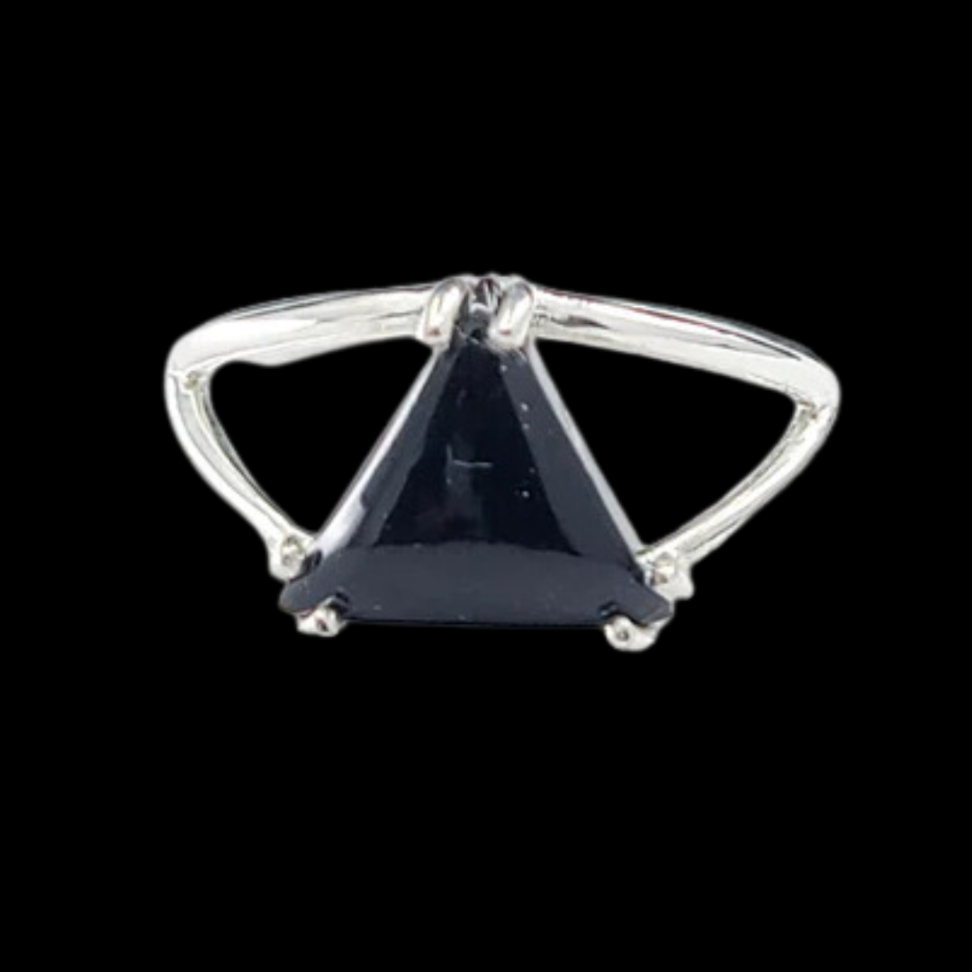 Collection of Bague Onyx Triangle Noir in a gallery layout