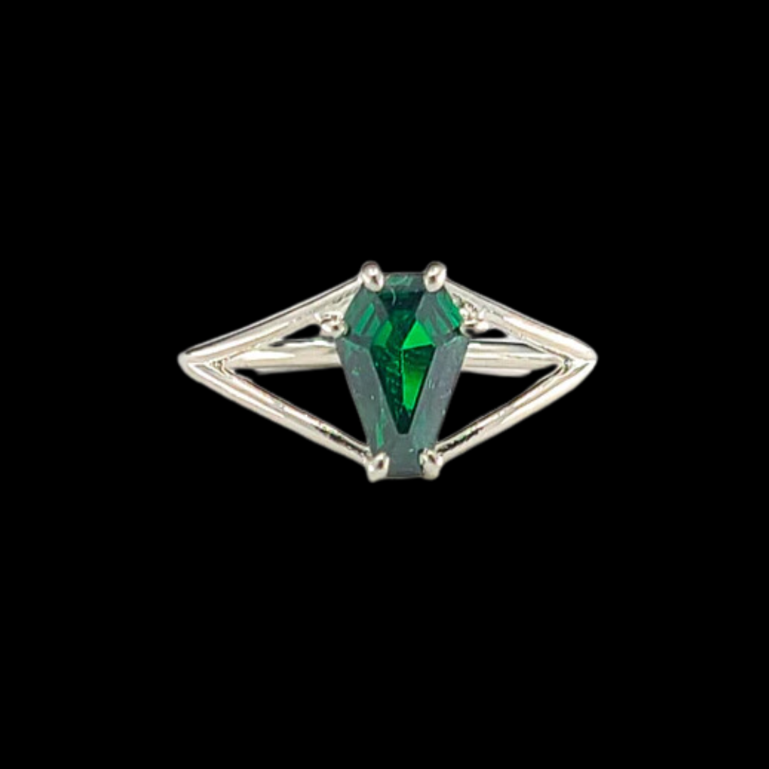 Collection of Jolie bague cercueil vert absinthe 6x9 in a gallery layout