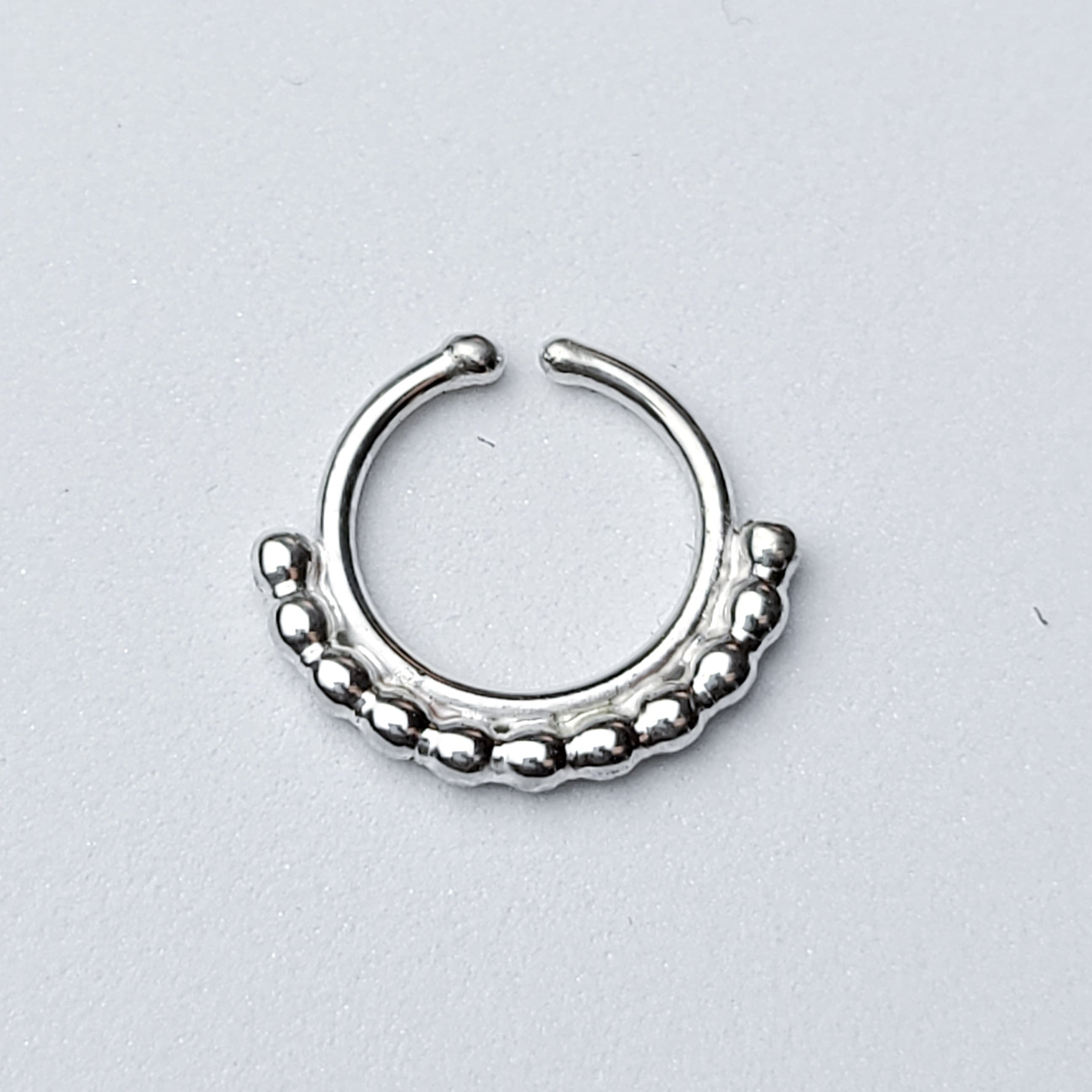 Collection of Modern Minimal Septum Ring-Septum-Inchoo Bijoux-Inchoo Bijoux in a gallery layout