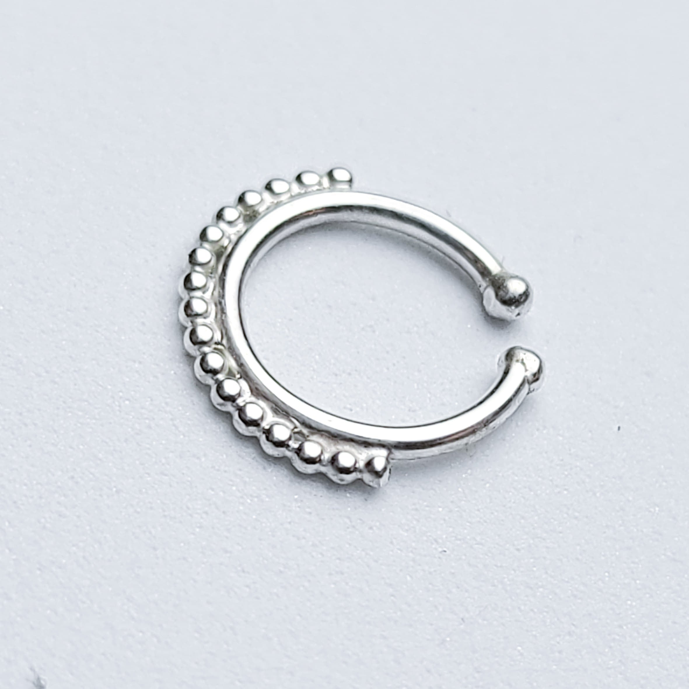 Collection of Minimal Modern Septum Nose Ring-Septum-Inchoo Bijoux-Inchoo Bijoux in a gallery layout