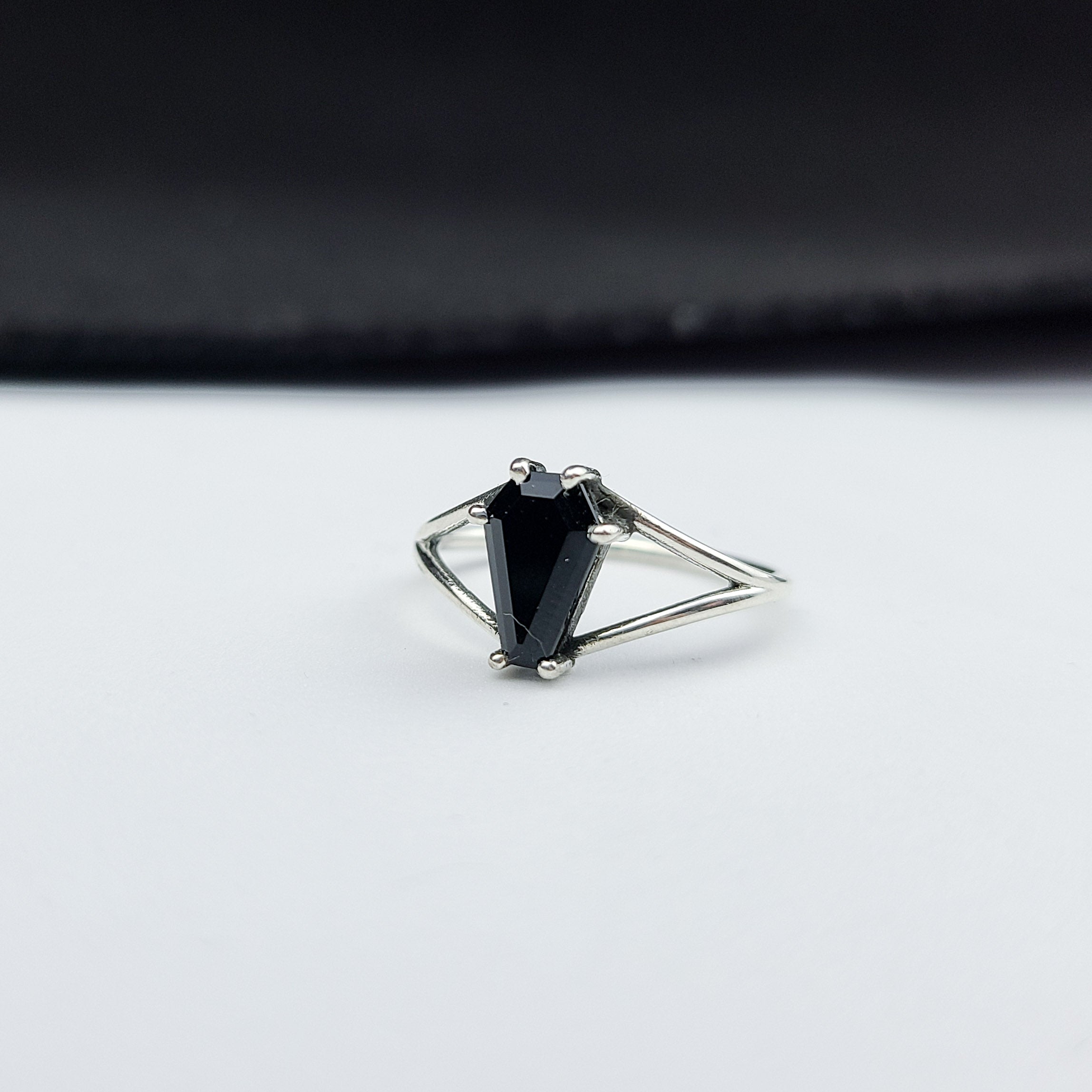 Collection of Bague de mariage cercueil noir (6x9) in a gallery layout