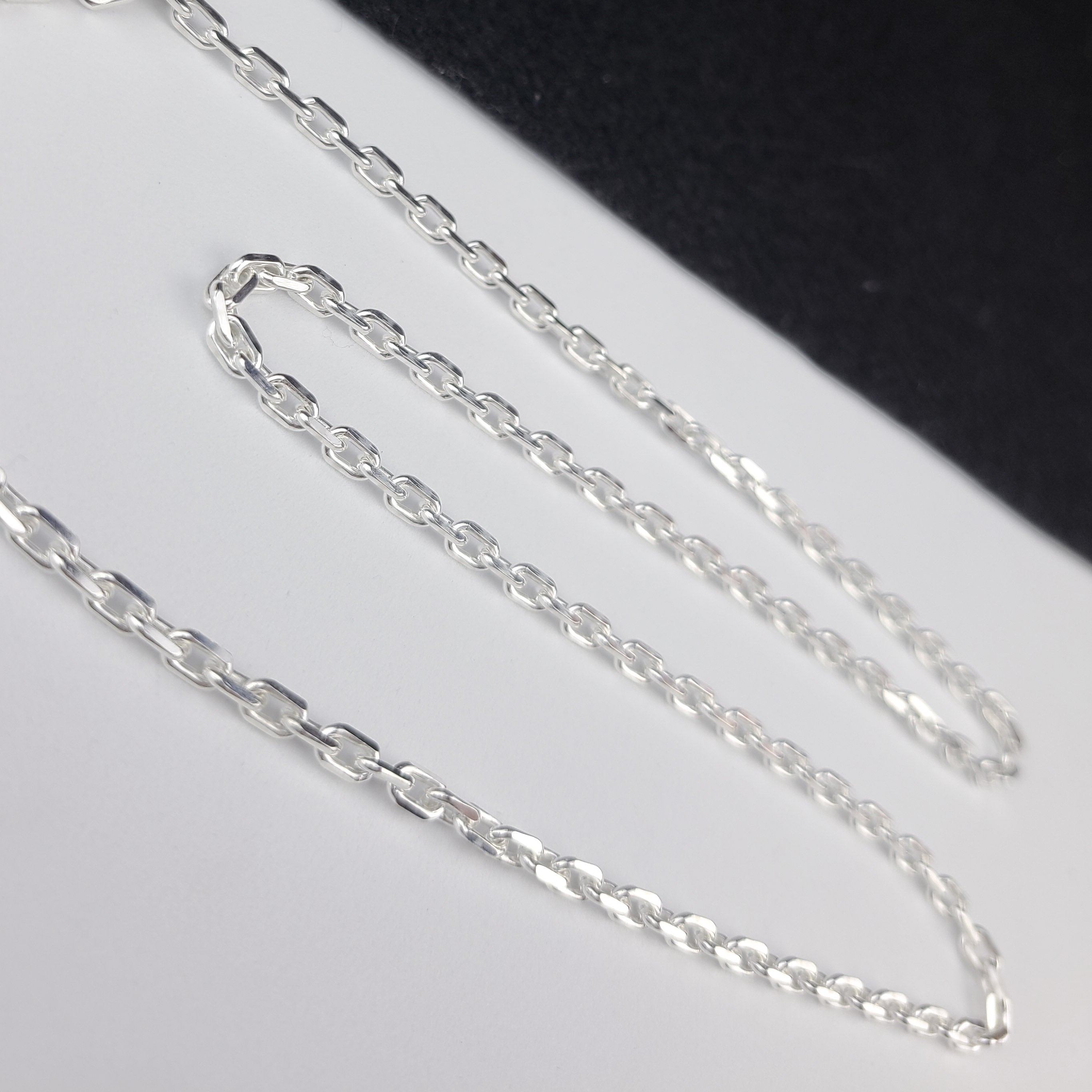 Collection of Heavy 4mm Diamond Cut Cable Chain in a gallery layout