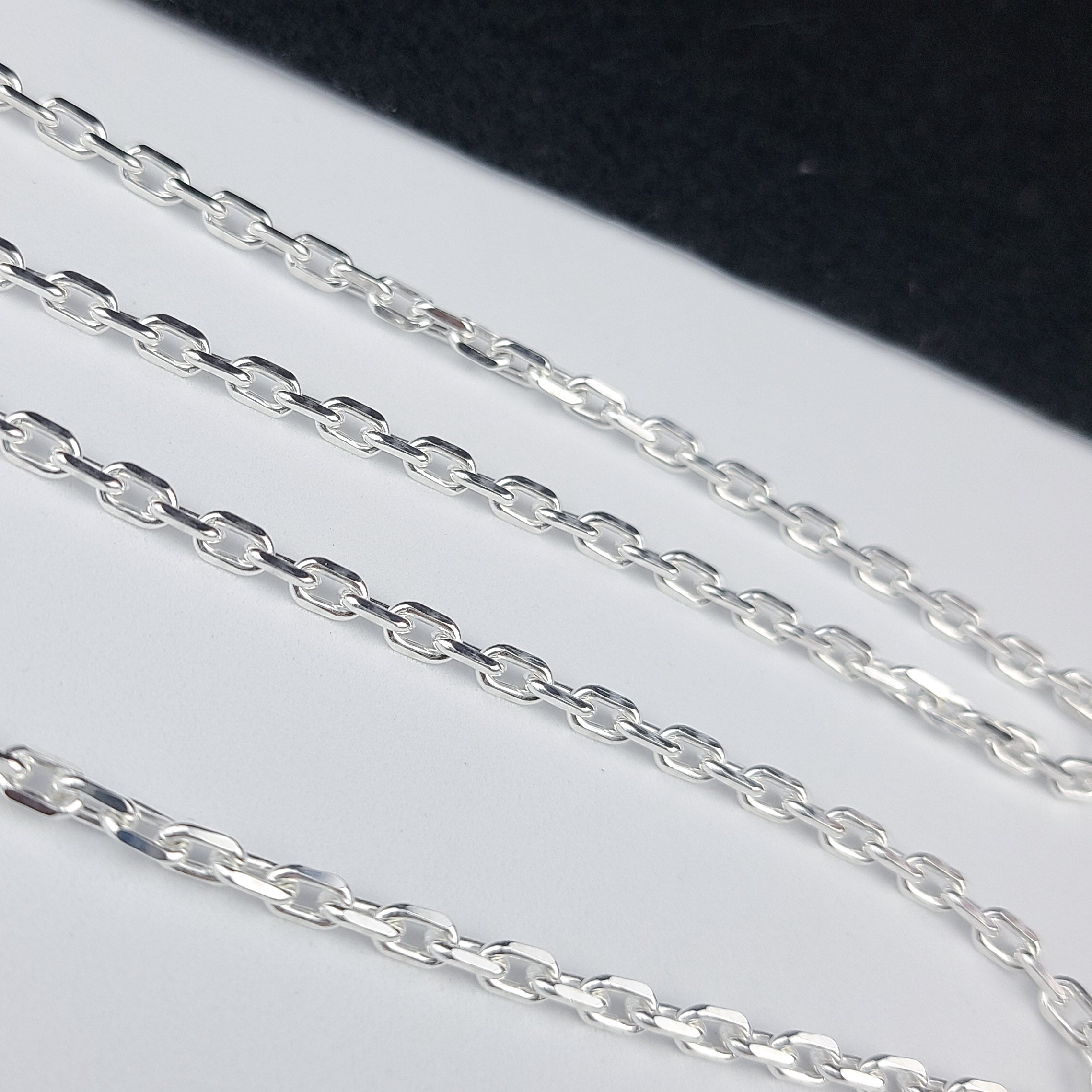 Collection of Heavy 4mm Diamond Cut Cable Chain in a gallery layout