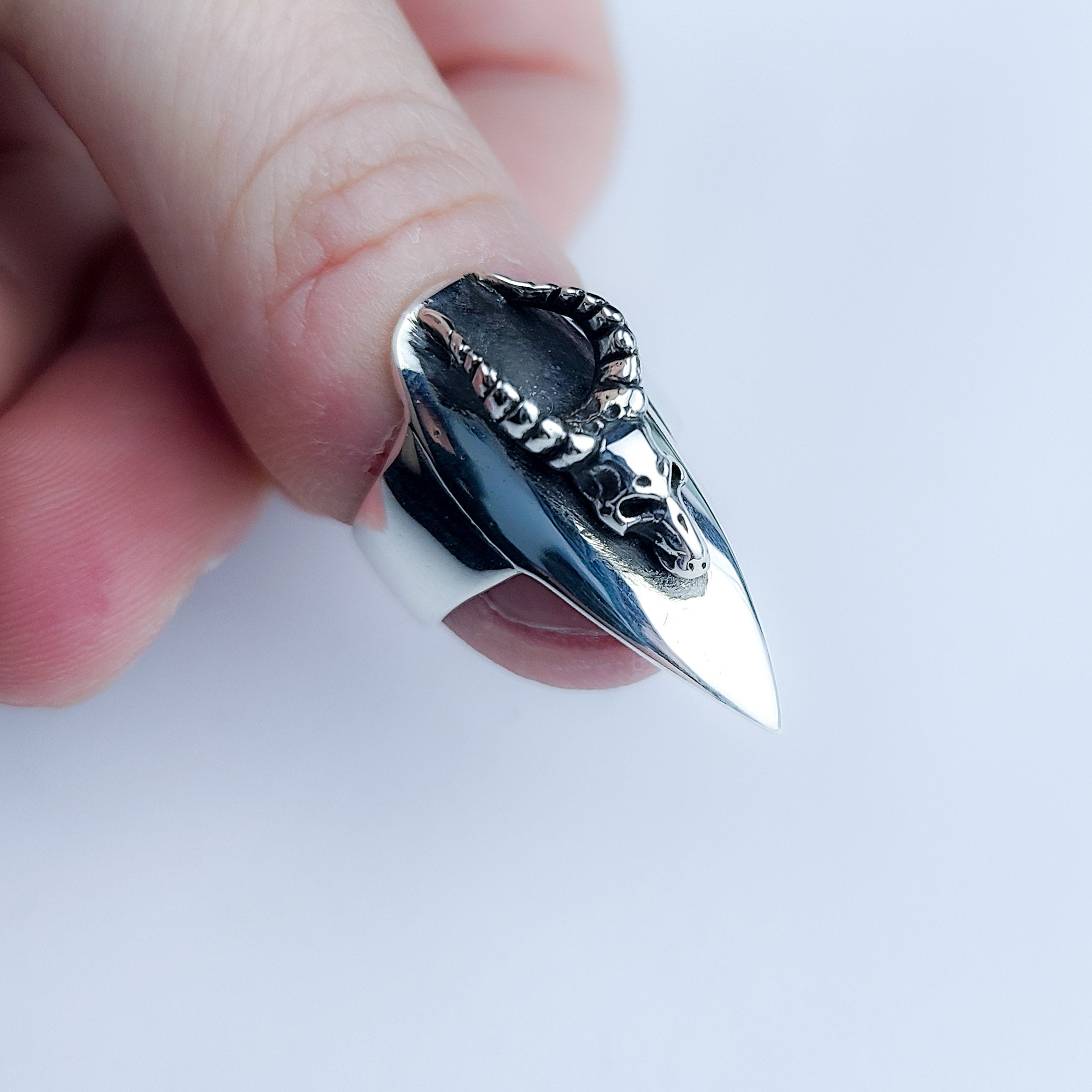 Demon Skull Stiletto Fake Nail Claw Ring