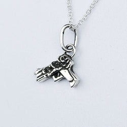 Collection of Petit Pistolet en Argent avec Pendentif Roses in a gallery layout