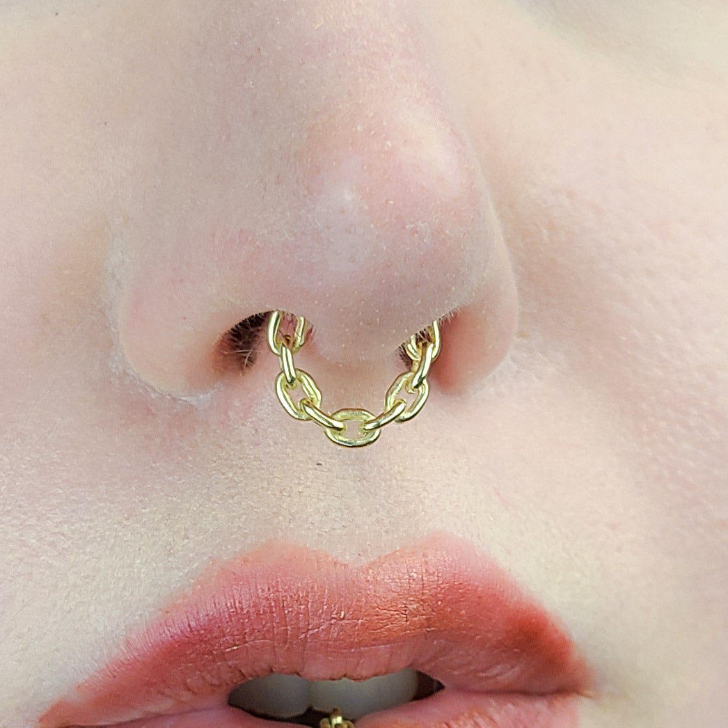 Collection of Bague septum chaîne en or jaune 10K - 14K in a gallery layout