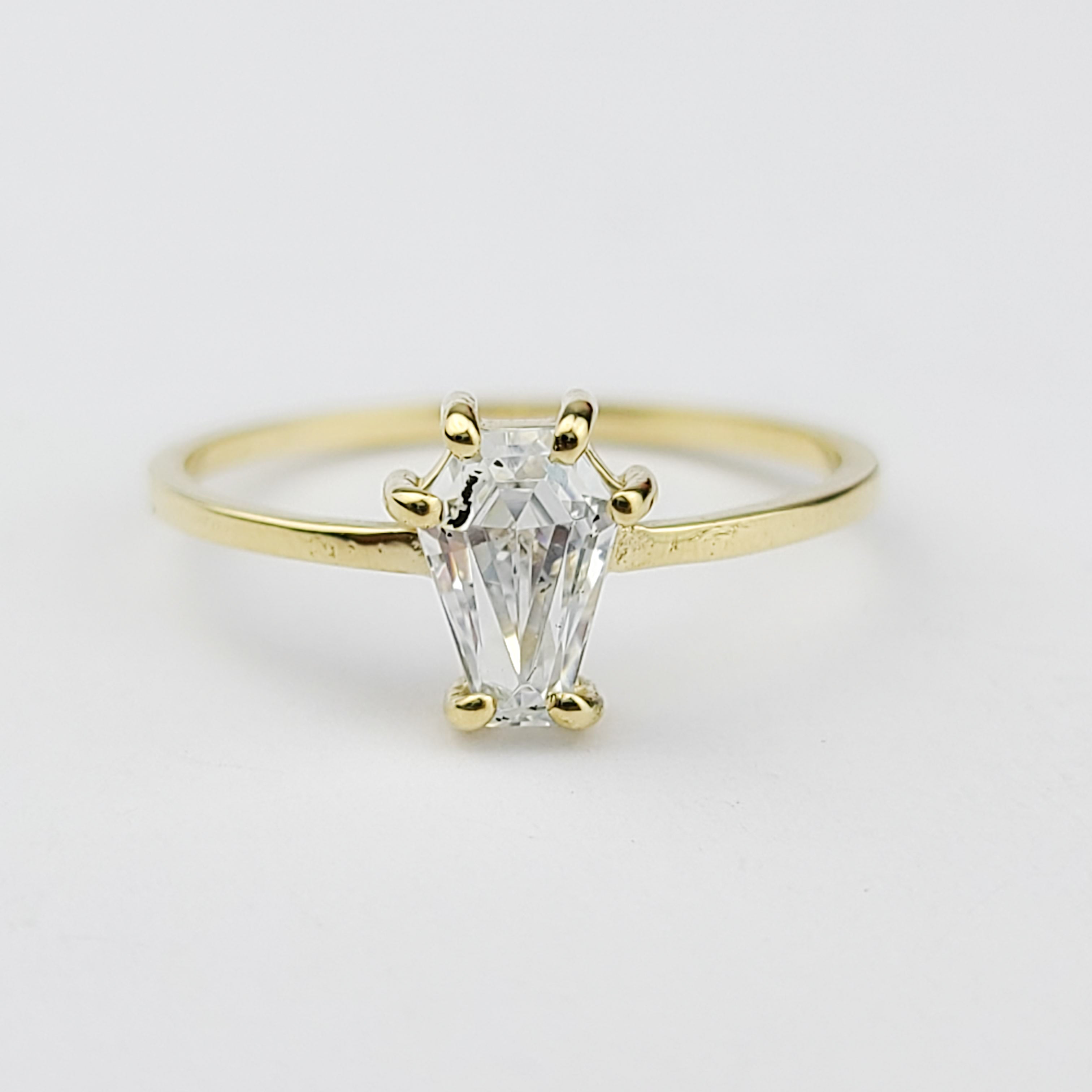 Collection of Bague de mariage cercueil en or jaune 10K - 14K in a gallery layout