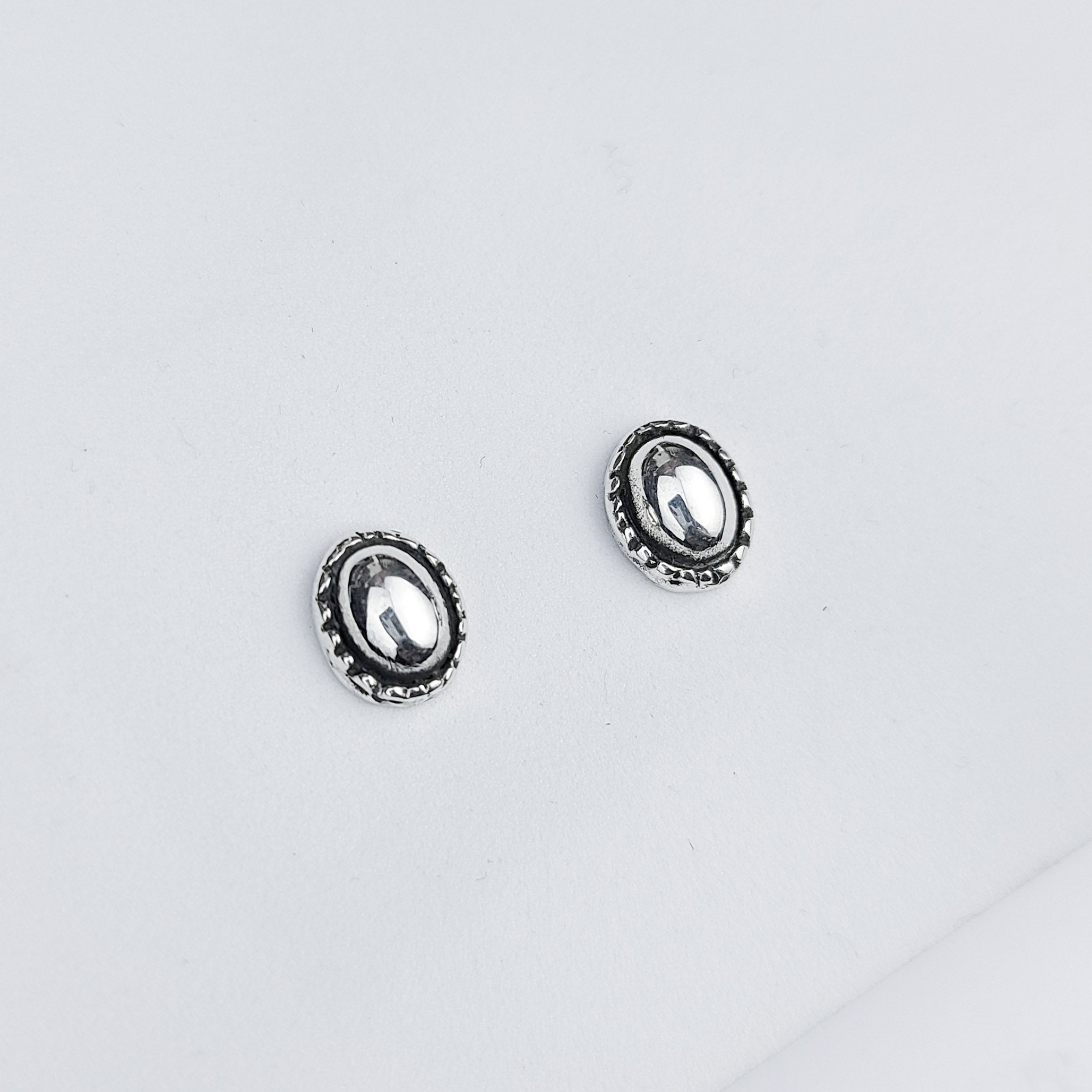 Small Oval Minimal Stud Earrings