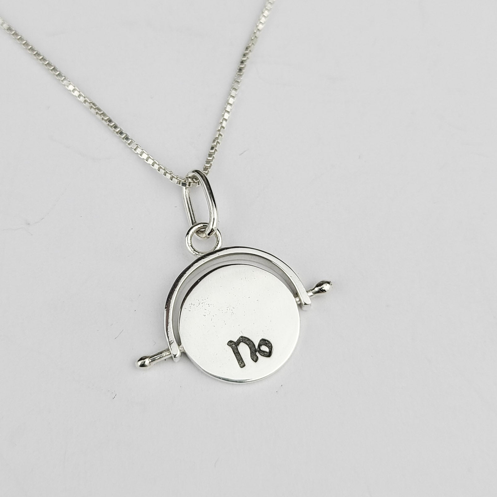 Collection of Yes No Flip Fidget Spinning Pendant - Inchoo Bijoux in a gallery layout