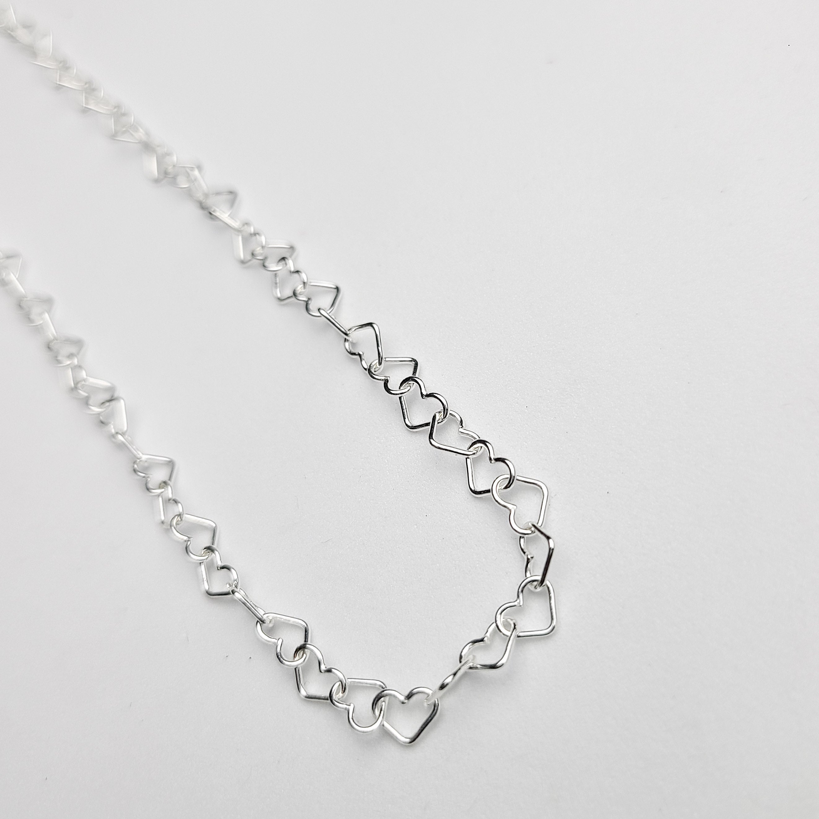 Collection of Chaîne minuscule de coeur, collier de coeur d'argent sterling in a gallery layout