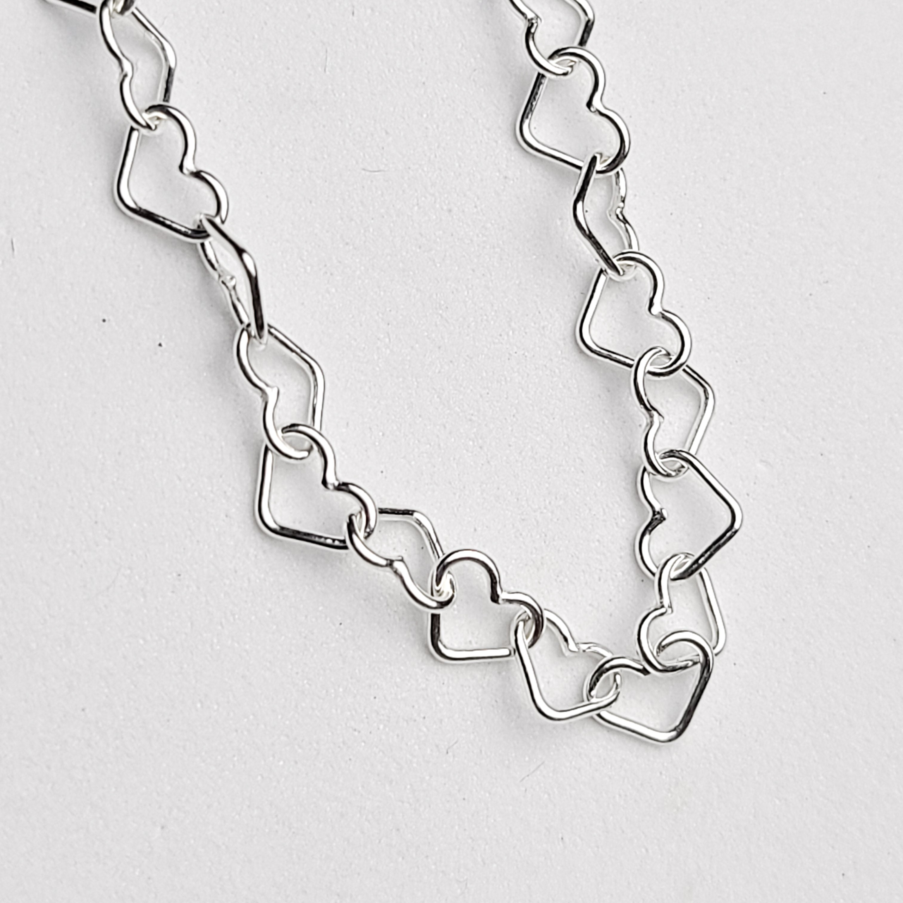 Collection of Chaîne minuscule de coeur, collier de coeur d'argent sterling in a gallery layout