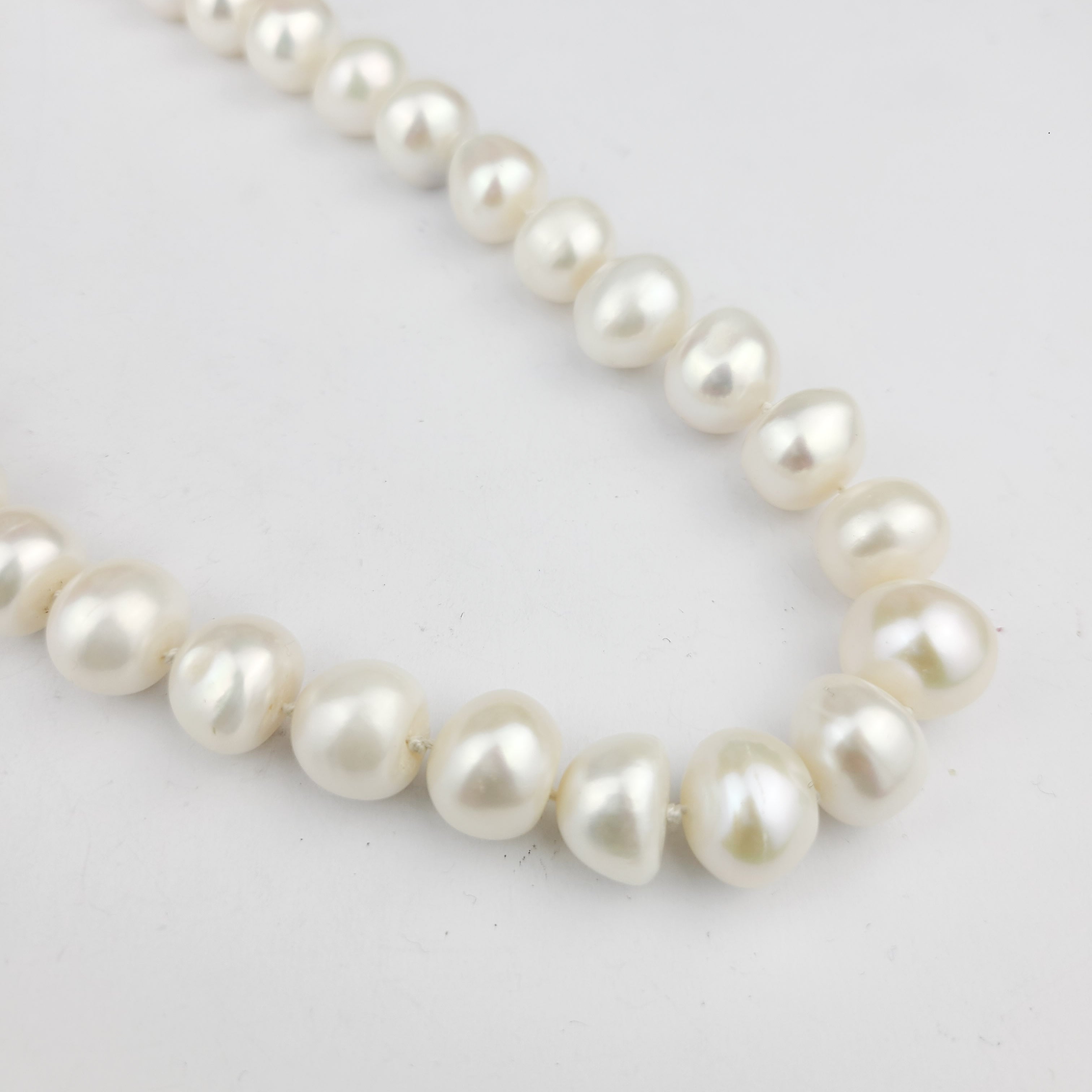 Grand collier de perles d'eau douce