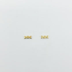 Collection of Petites Boucles d'Oreilles Phase de Lune en Or Jaune 10K - 14K in a gallery layout