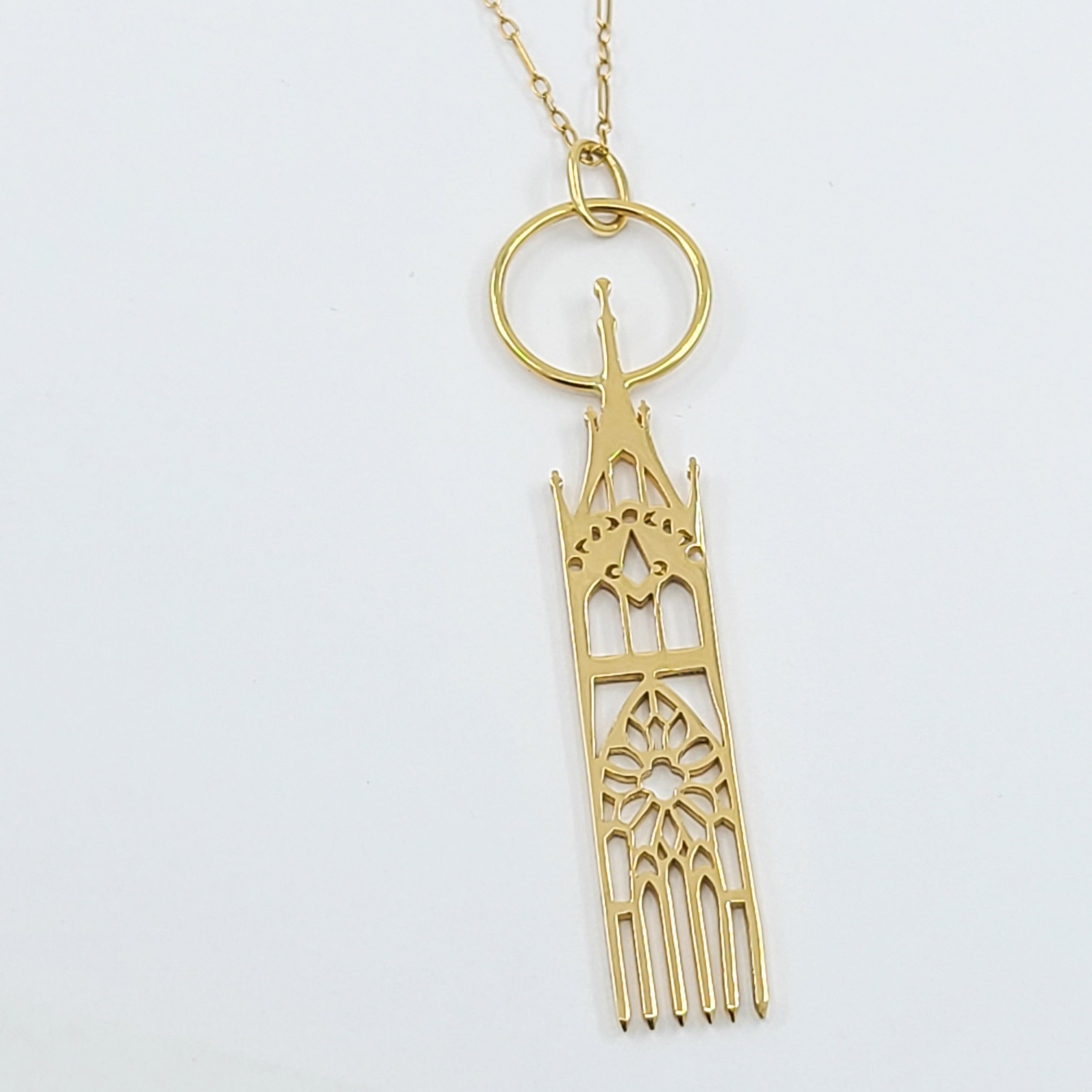 Collection of Pendentif cathédrale lune en or jaune 10K 14K in a gallery layout