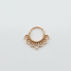 Collection of Septum en dentelle gothique en or rose 10K 14K in a gallery layout