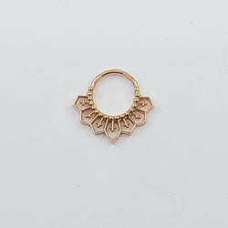 Collection of Septum en dentelle gothique en or rose 10K 14K in a gallery layout