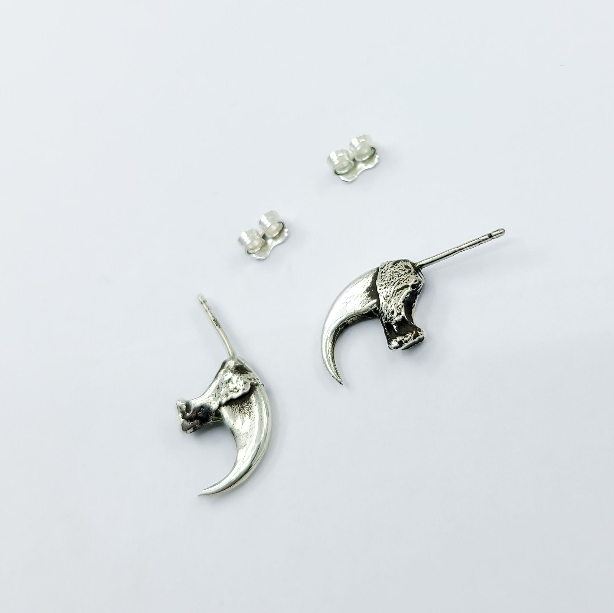 Collection of Boucles D'oreilles Tiges Griffe De Chat in a gallery layout