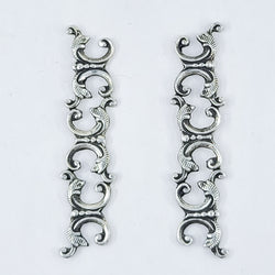 Collection of Boucles d'oreilles longues baroques ornées in a gallery layout