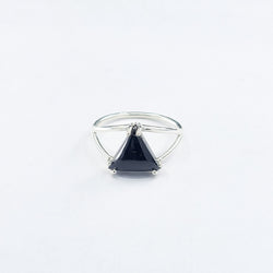 Collection of Bague Onyx Triangle Noir in a gallery layout