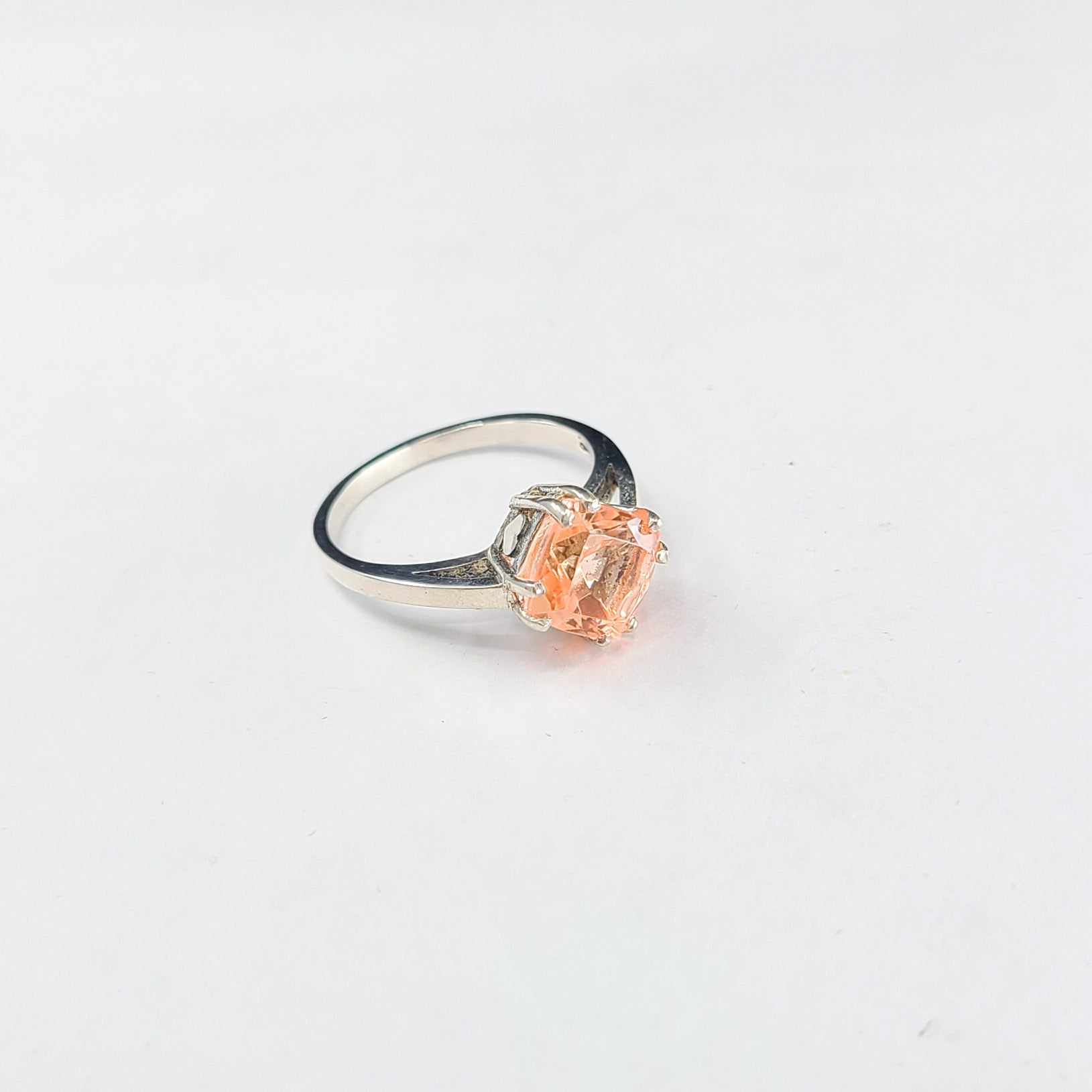 Collection of Bague Quartz Fraise Rose in a gallery layout