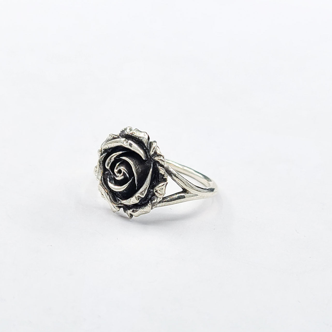 Collection of Bague Rose Argent in a gallery layout