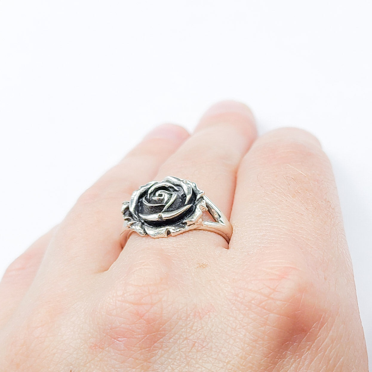 Collection of Bague Rose Argent in a gallery layout