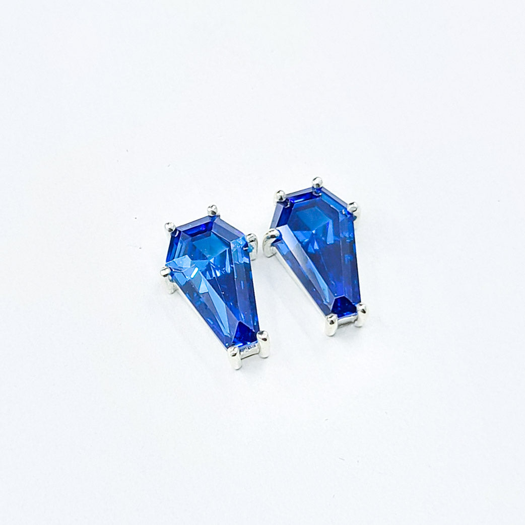 Collection of Boucles d'oreilles clous Big Deep Blue Coffin (8x13) in a gallery layout