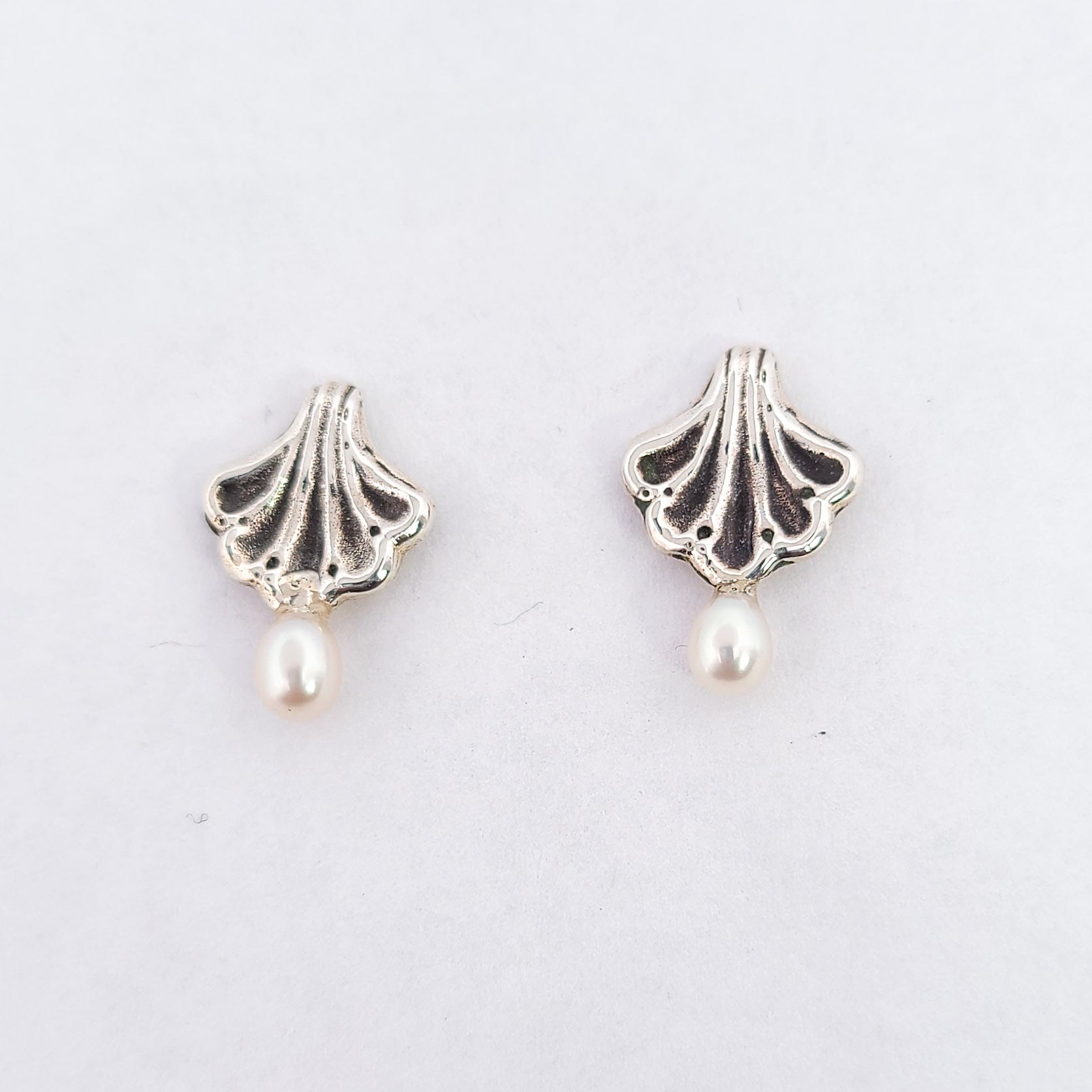 Minimal Small Baroque Shell Earrings With White Pearls