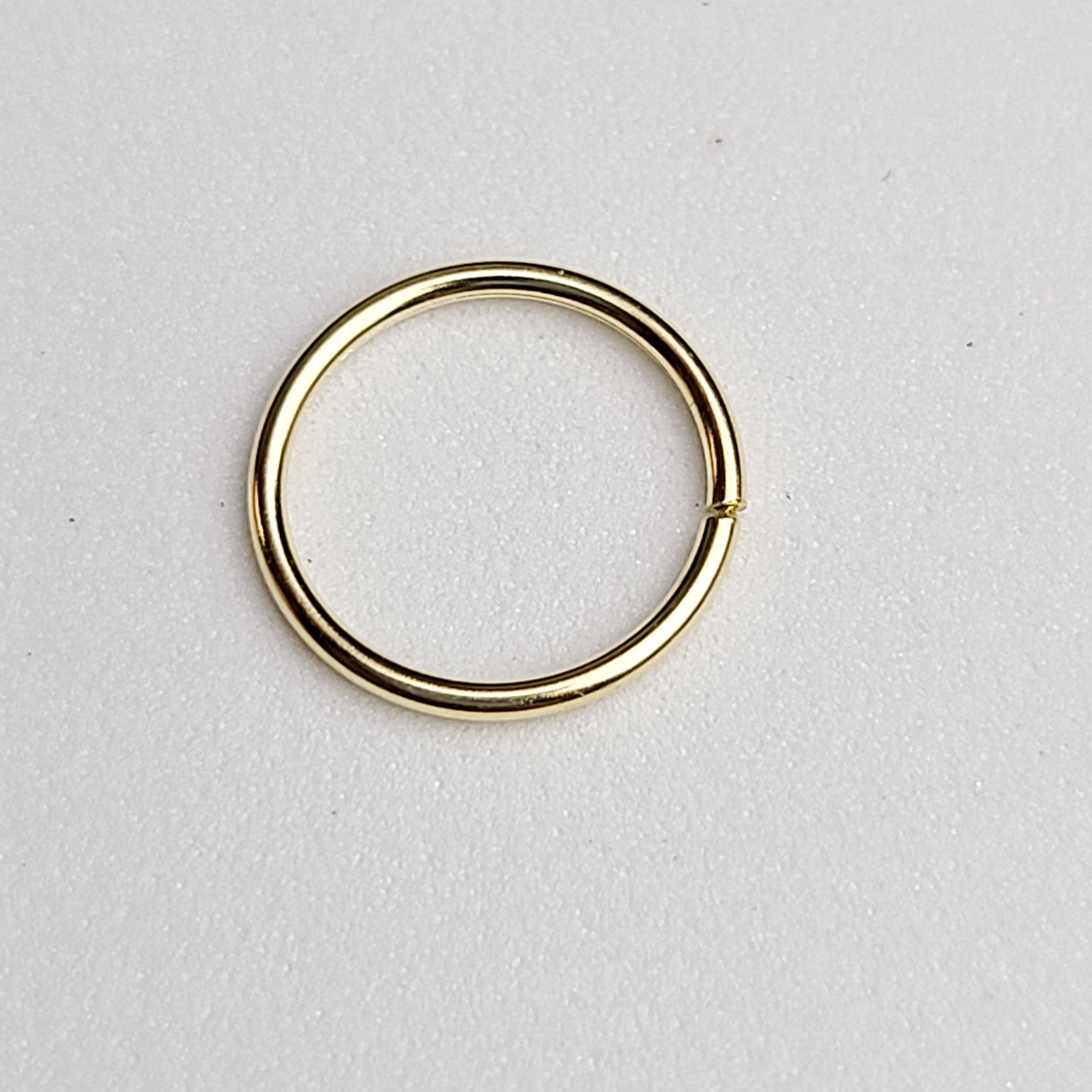 Collection of Créole Septum Simple Or Jaune 10K - 14K in a gallery layout