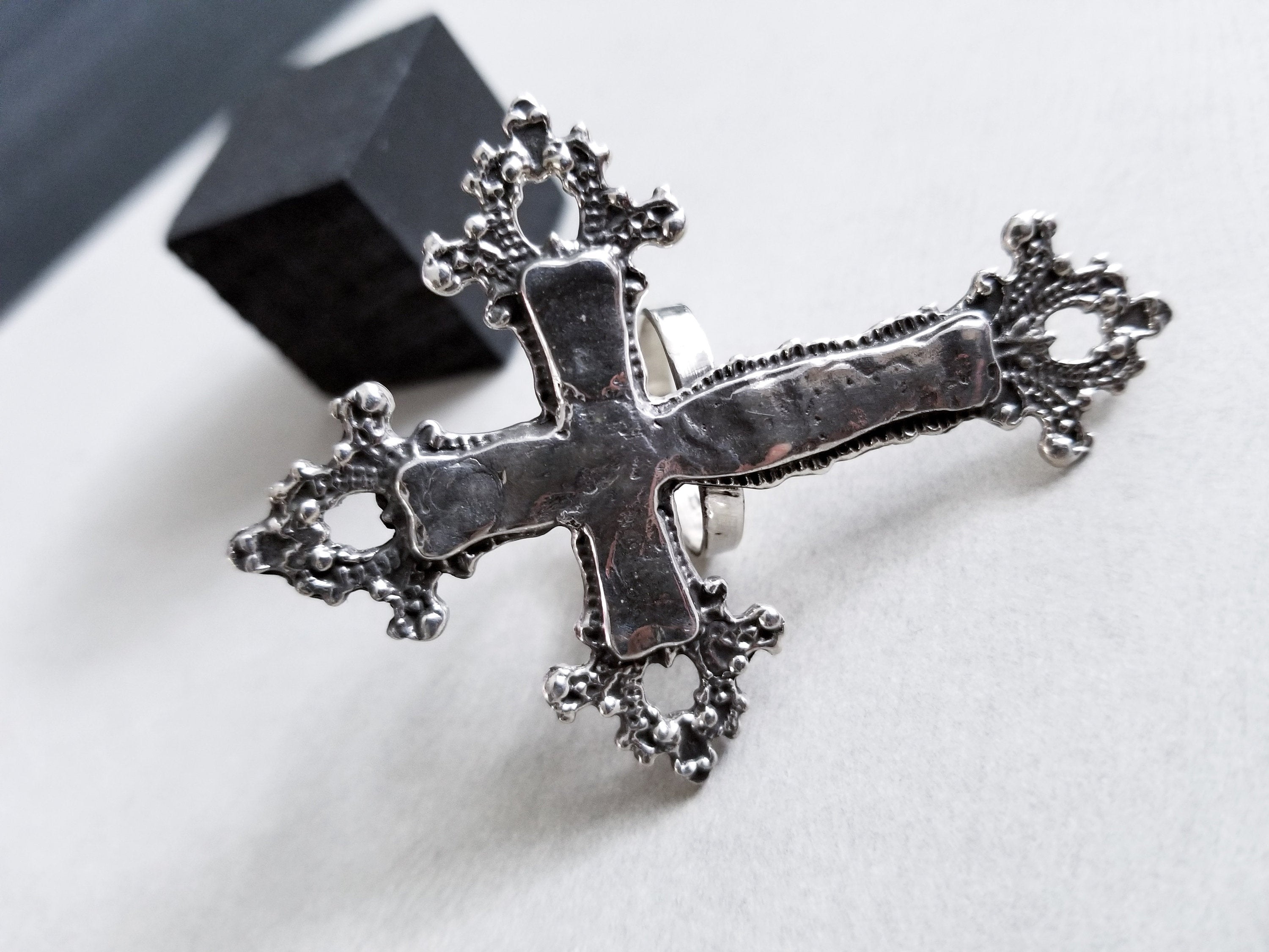 Large Crucifix Ring - Inchoo Bijoux