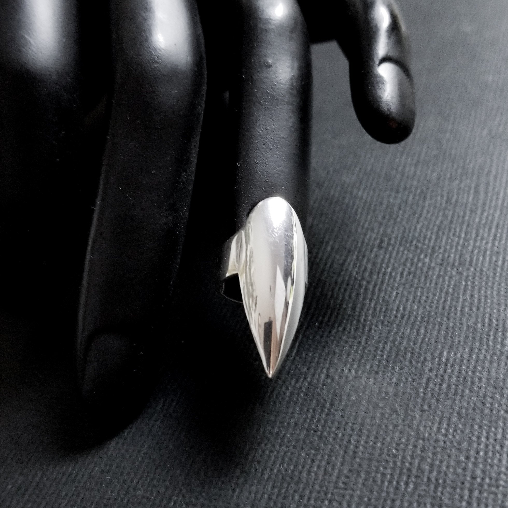 Skull Stiletto Midi Fake Nail Ring — Inchoo Bijoux