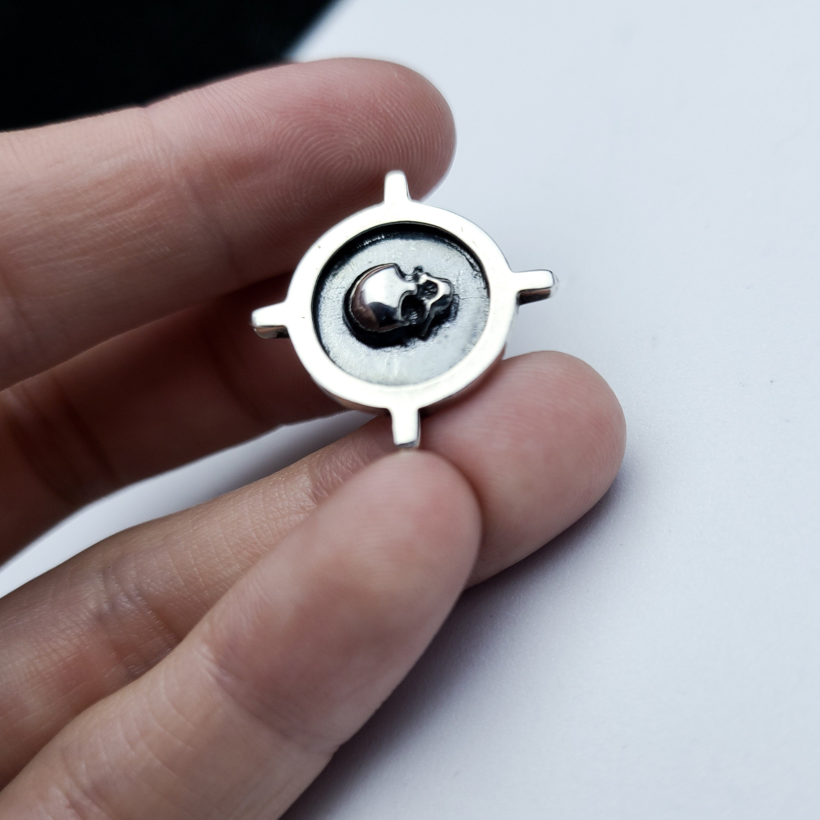 Silver Skull Lapel Pin — Inchoo Bijoux